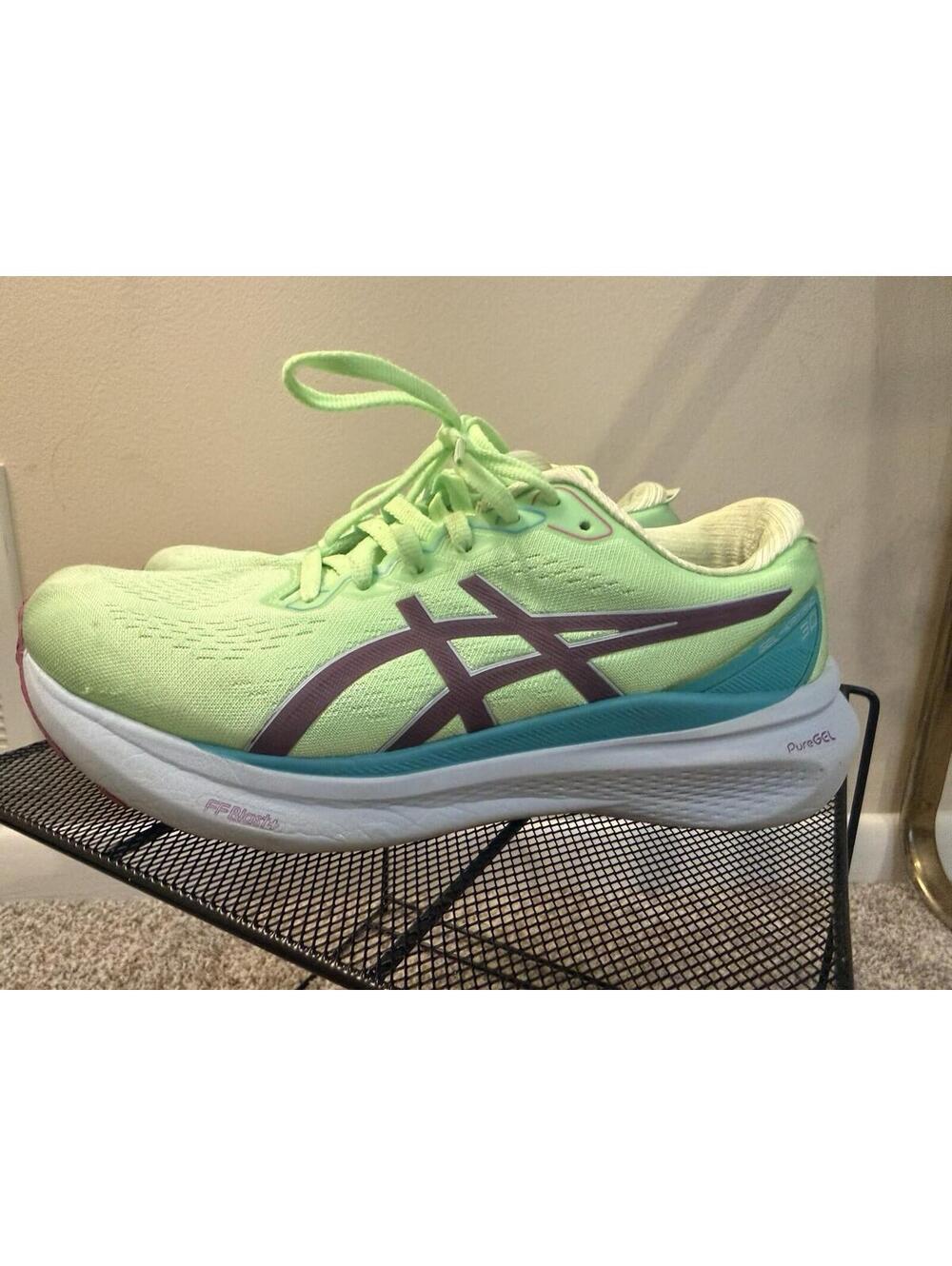 asics gel kayano 30 Running Shoes Sneakers - womens size 9 - Neon Green